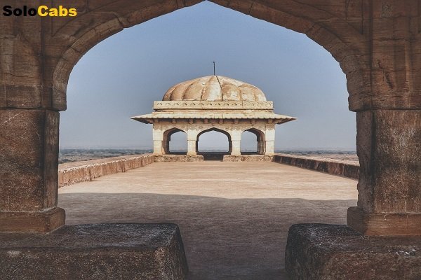 Taxi from Udaipur to Indore, Udaipur to Indore cab, Udaipur to Indore taxi